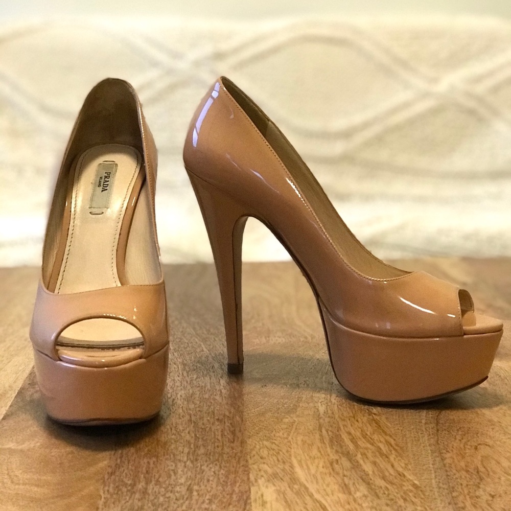 ✨GORGEOUS AUTHENTIC PRADA✨